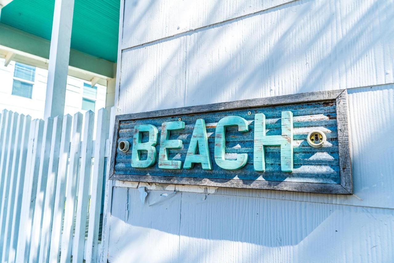 Blue Skies Ahead Quick Walk Into Town And Beach Galveston Exterior foto